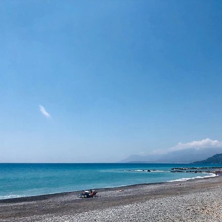 Peaceful Apartment 1 Minute Walk To The Beach Ventimiglia Exterior foto