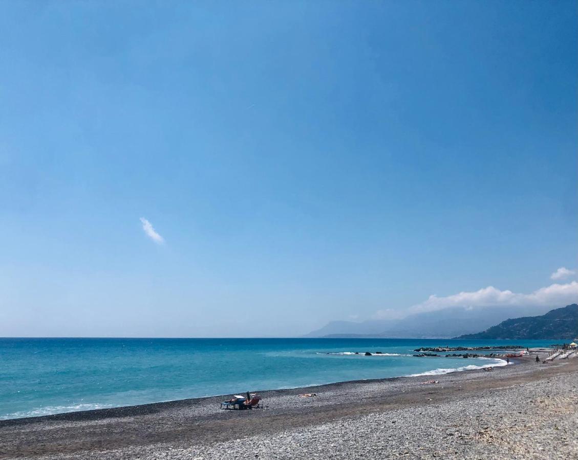 Peaceful Apartment 1 Minute Walk To The Beach Ventimiglia Exterior foto